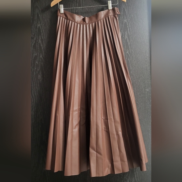 H&M Brown Leather Midi A-Line Pleated Skirt Full Circle - Picture 3 of 15